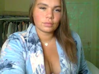 Hey Im Gemma, 24 British babe ! I am curvy with 36E tits !