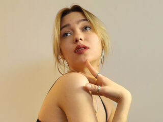 fingering girl webcam picture AlysiaBennet