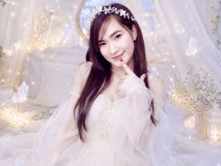 cam girl playing with sextoy AngelaTomochi