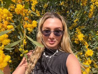 free live chat DelaineClowerd