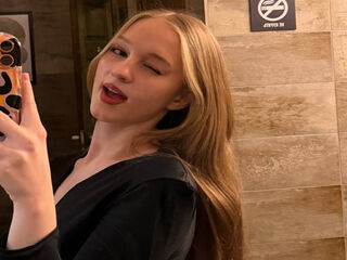 chat room live webcam IleanaNiese