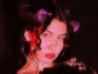 naked camgirl masturbating with dildo LarondaSuitt