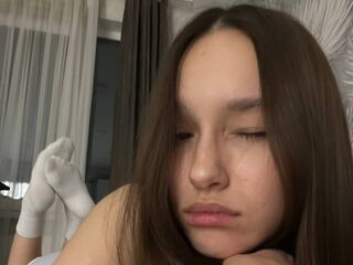 naked cam girl fingering pussy MariellaLot