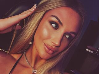 topless webcamgirl MeganHamillton