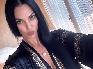 webcam strip tease show MiaMontal