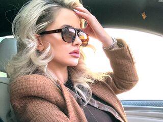 camwhore masturbating with vibrator MoniqueSin