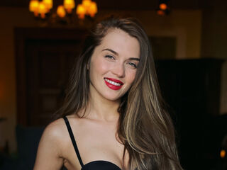 fingering girl chatroom QuinnTakara