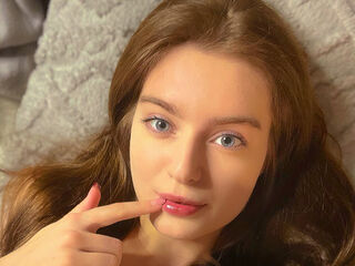 camgirl masturbating with sex toy RosaMunoz