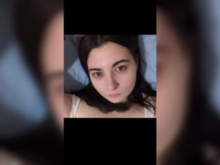 camslut topless SashaMaroon