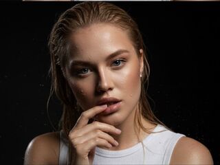 girl topless ValyMorgan