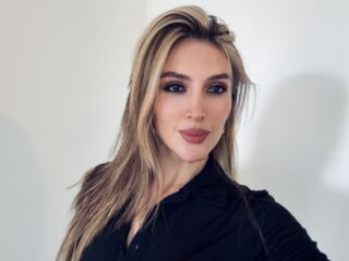 webcam strip tease show LilaFerrari