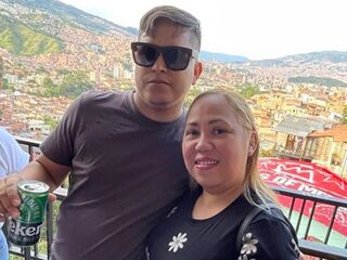 camcouple playing with sextoy SoffiaAndLucas