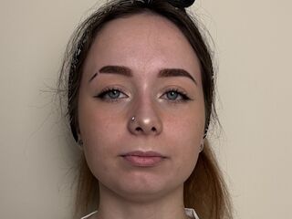 naughty camgirl fingering shaved pussy AftonHickey