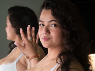 naked camgirl AliceMorellli