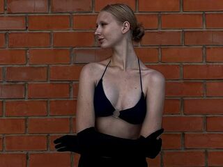 live cam girl AlmaGrant