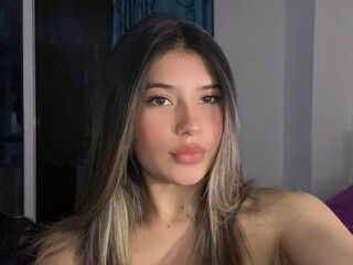 naughty camwhore AmberCaro