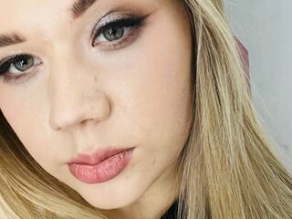 camgirl picture AminaDigges