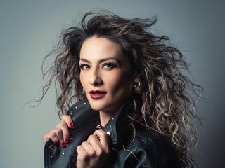 live webcam model AryTorres