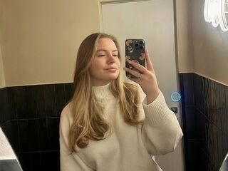 camslut fingering wet pussy AryaThomas