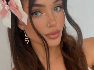 naked webcam girl video BellaSophiaSky