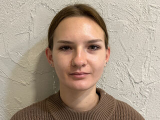 naked webcam girl fingering BritneySwiss