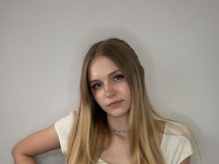 naughty camgirl masturbating with dildo CandiMalott