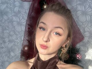 nude webcam girl CharoletteHeckle