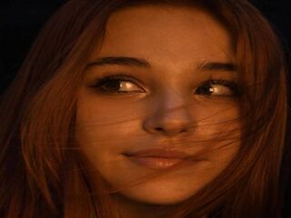 camslut fingering shaved pussy CherrieBeed