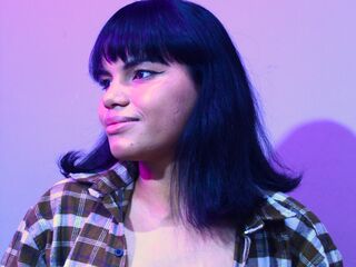 cam girl masturbating with vibrator ChloyWallace