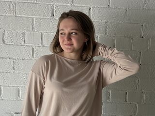 webcam babe chatroom ChristiaBenoy