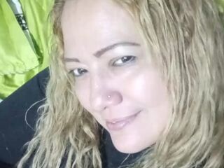 camwhore fingering pussy ClauMills