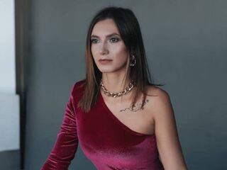 camslut fingering shaved pussy DakotaRusso