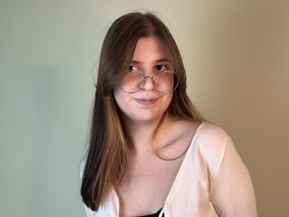 naughty camgirl masturbating with vibrator DebbraAdonis