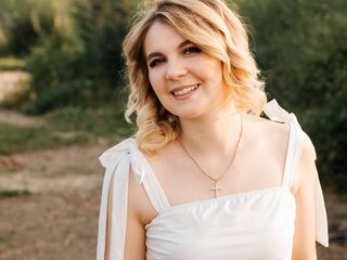 cam girl webcam DemetriceAkpan