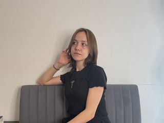 camslut spreading pussy DevonaBranecki