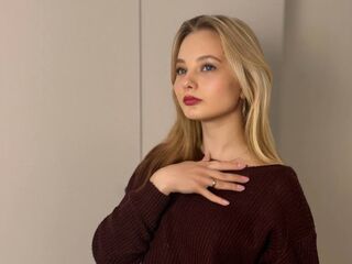 camgirl masturbating with sextoy EadlinHarber