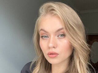 live porn show ElaraBrooks