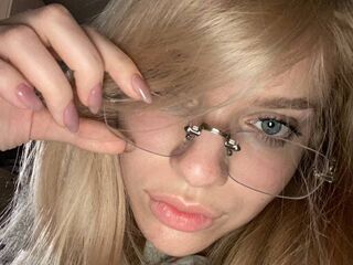 adultcam ElwynaCreason