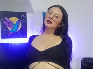 hot cam girl masturbating with sextoy EmberCullen