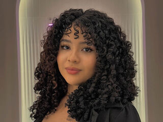 free live chart room EmilyJey