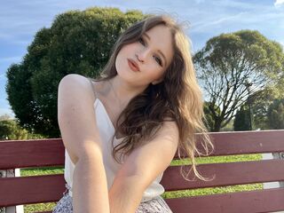 webcam babe EssyMilton