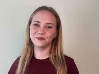 camslut showing pussy EugeniaDaily