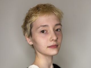 closeup web cam JenelleBarette