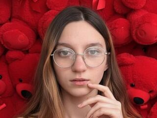 camslut topless JoeannWene
