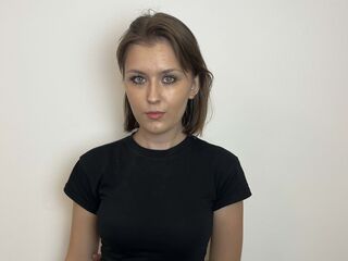 beautiful webcam girl KariErpelding