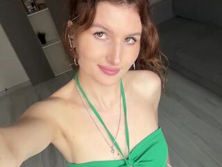 cam show KarmenZeinert