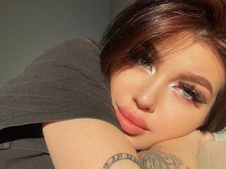 camgirl masturbating with vibrator KarolinaKaren