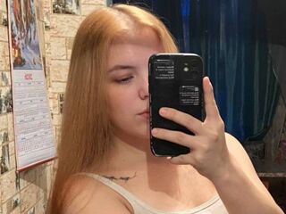 nude webcamgirl photo KarrieAnesi