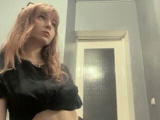 hot girl KatheSanagustin