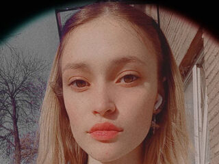 camslut naked KendalSommella